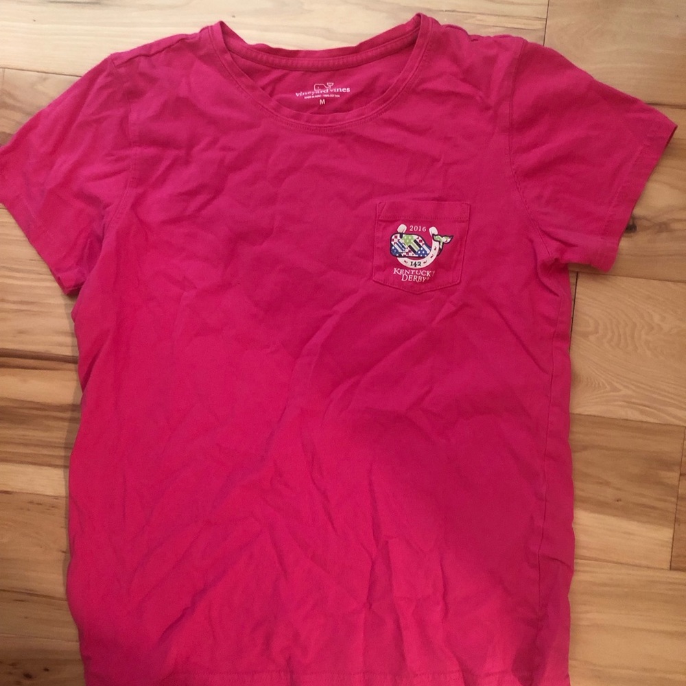 Vineyard vines size medium tee